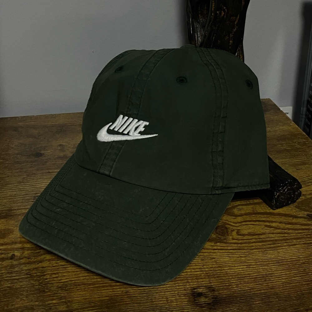 Green Nike Heritage86